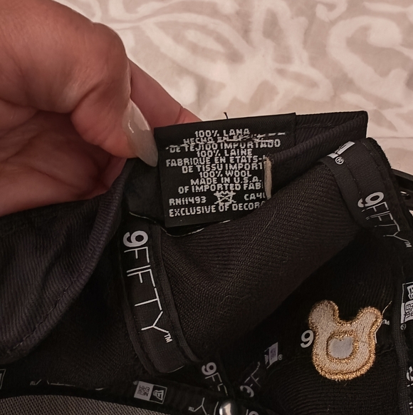 NWOT Watford FC Black & Gold Snapback Hat RARE - Picture 5 of 5